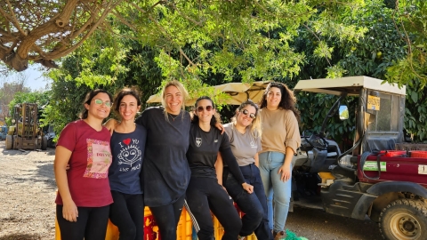 מתנדבים בחקלאות.jpeg