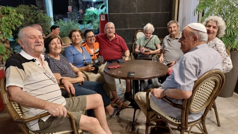 תושבים במלונות.jpeg